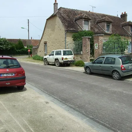 Le Saule Argente * La Villeneuve-au-Chatelot